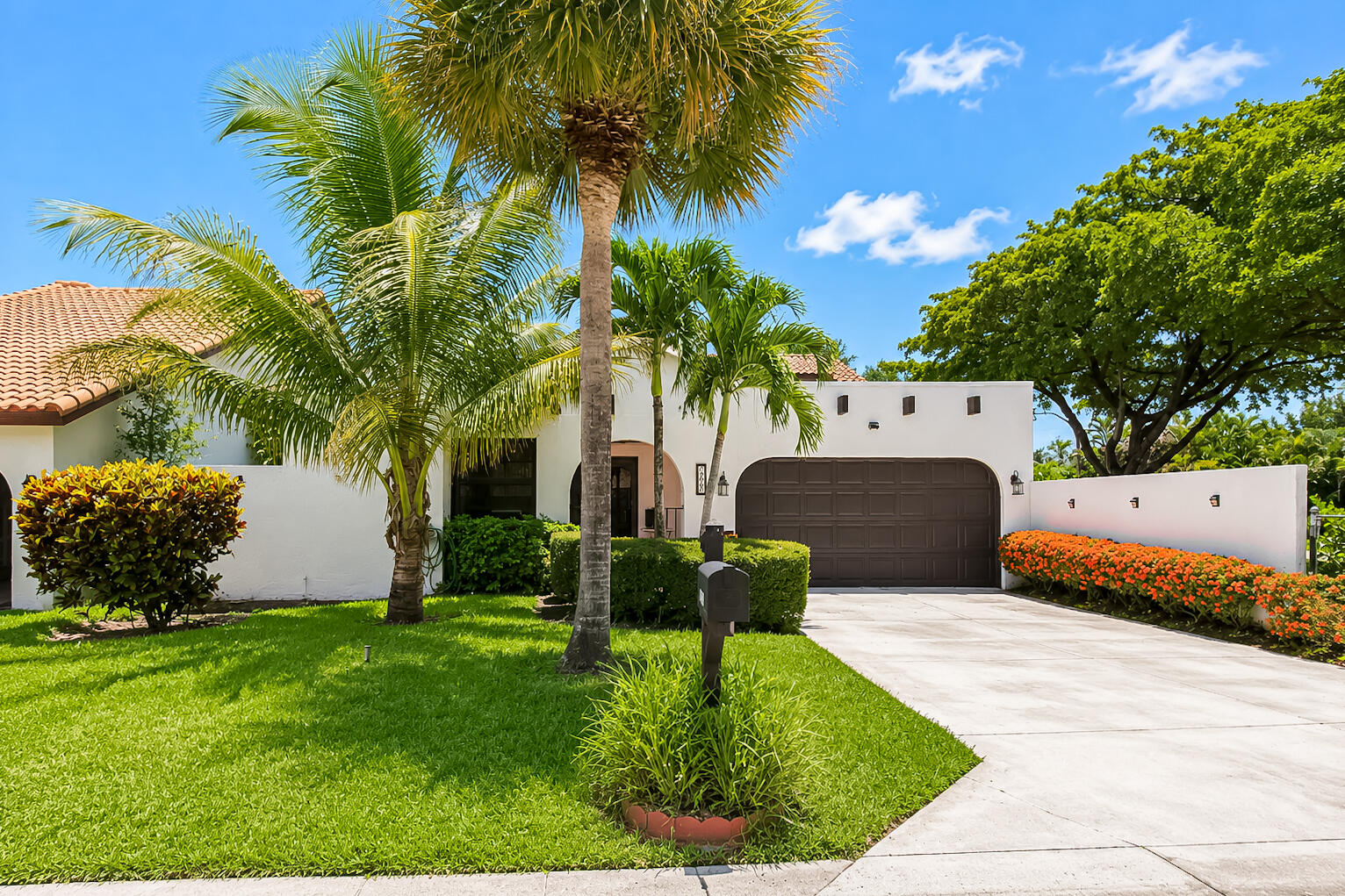 7678 Solimar Circle Boca Raton, FL 33433 - Photo 3 of 33 3067A769-8915-4C38-98DB-21520CF80594
