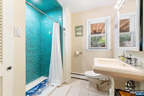 $5,650 | 2 Columbine Court, Montvale, NJ 07645