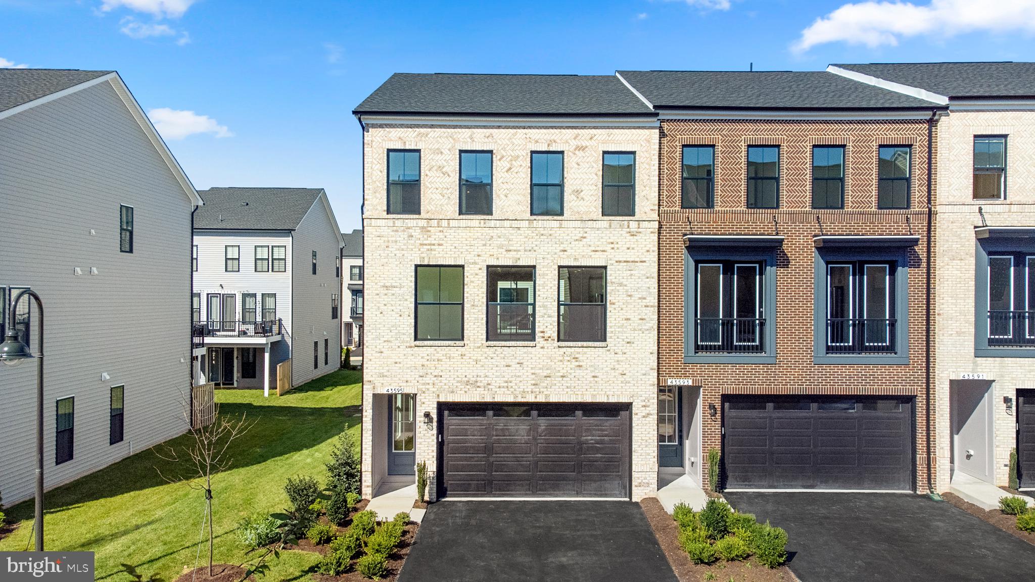 43595 Farringdon Square Ashburn, VA 20148 - Photo 2 of 46