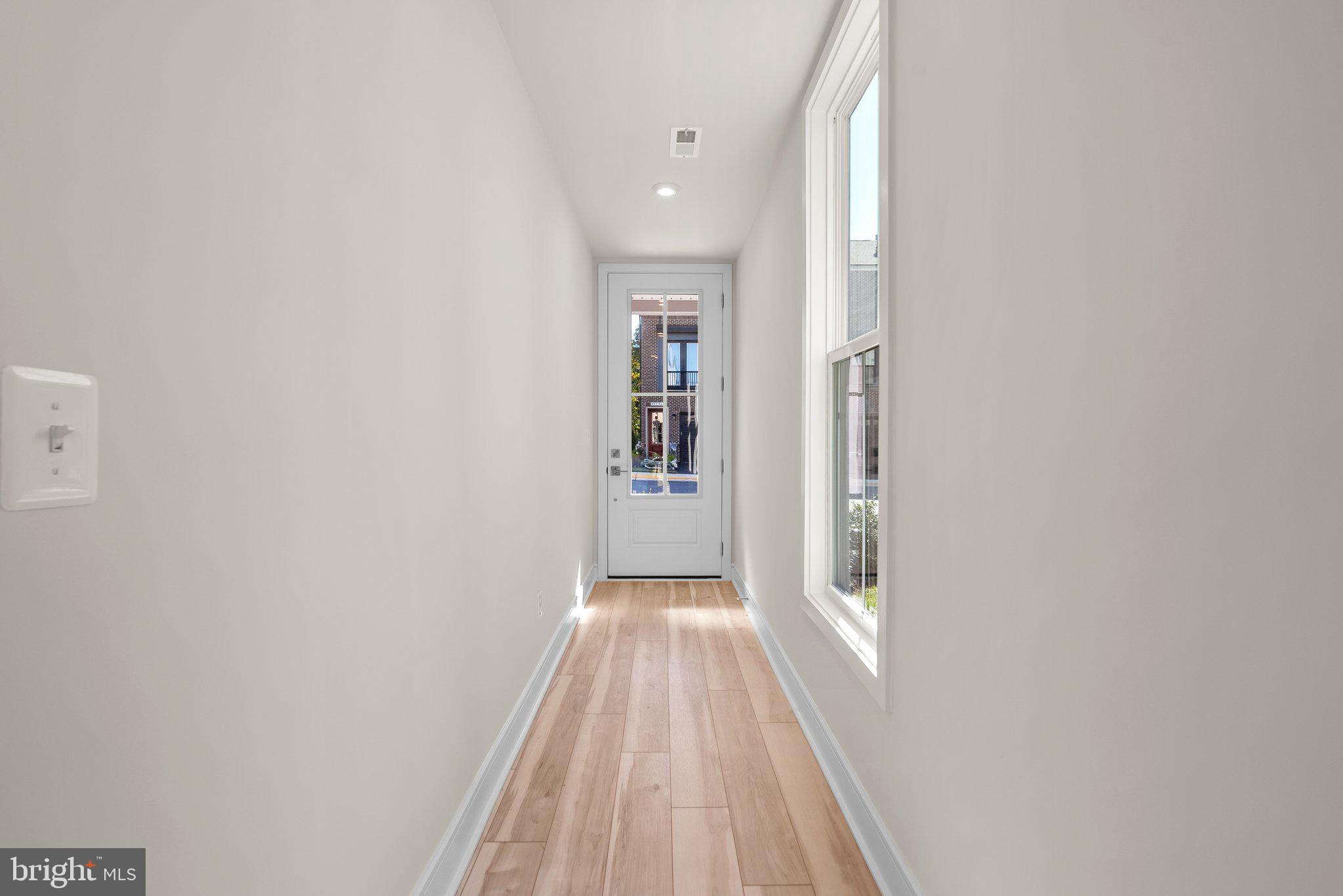 43595 Farringdon Square Ashburn, VA 20148 - Photo 3 of 46