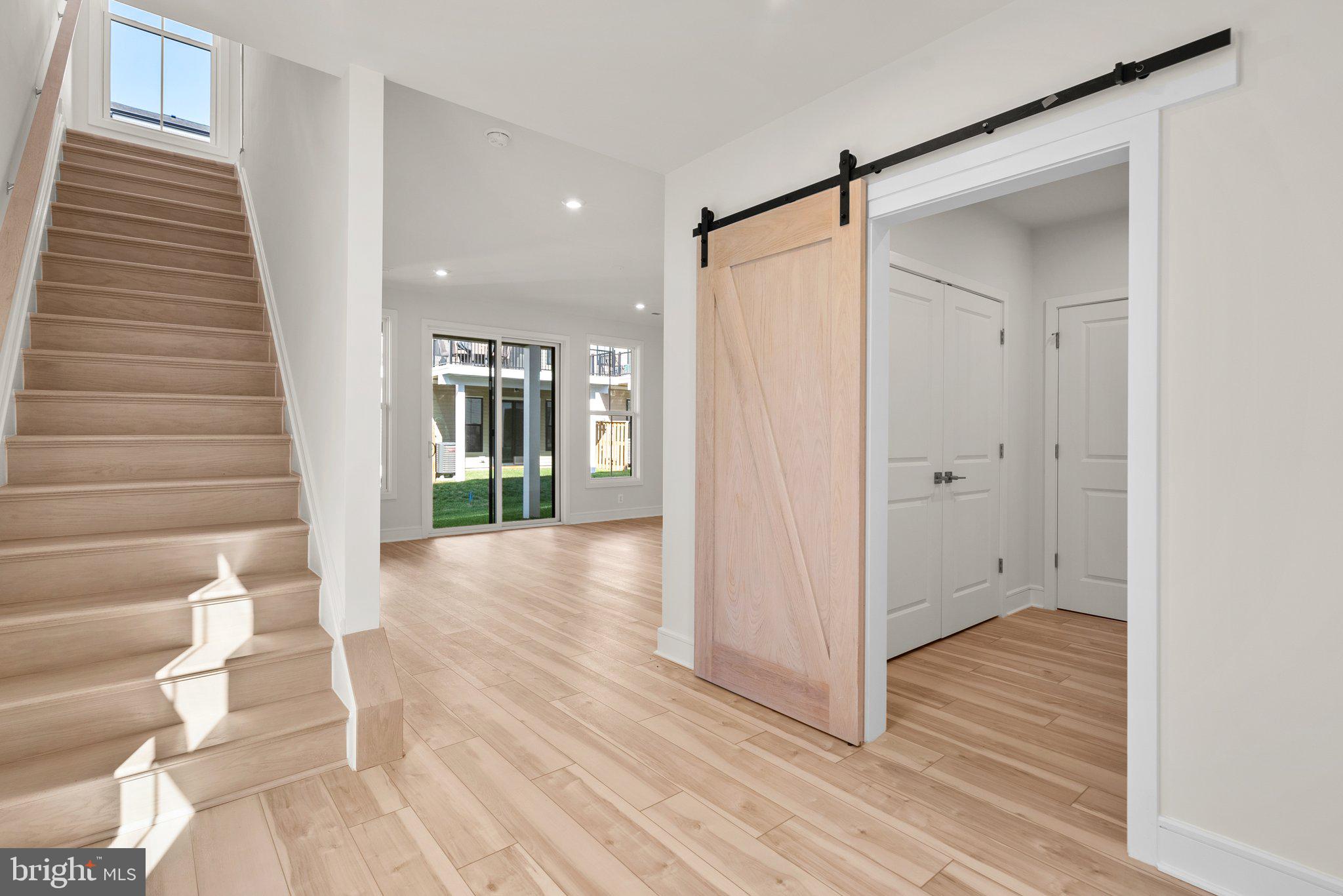 43595 Farringdon Square Ashburn, VA 20148 - Photo 4 of 46