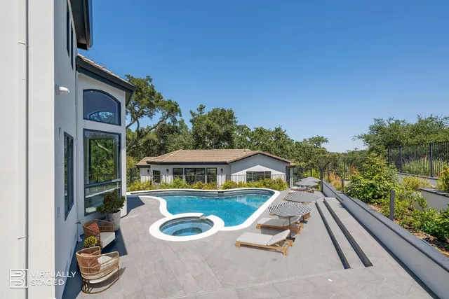 $8,800,000 | 333 Raymundo Drive, Woodside, CA 94062