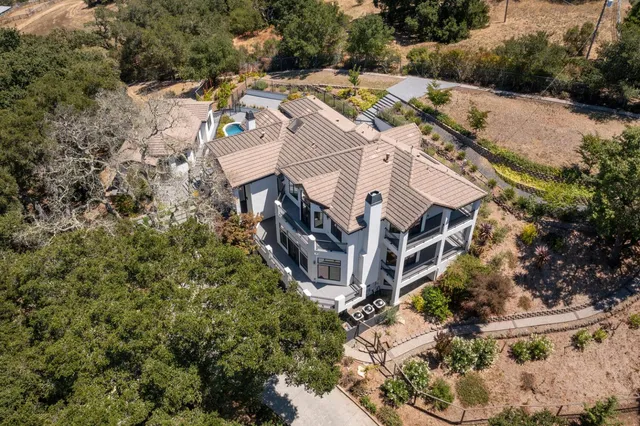 $8,800,000 | 333 Raymundo Drive, Woodside, CA 94062