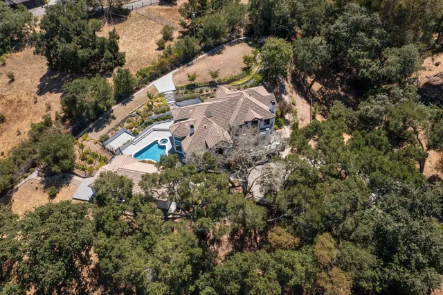 $8,800,000 | 333 Raymundo Drive, Woodside, CA 94062
