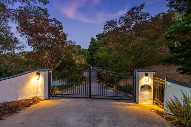$8,800,000 | 333 Raymundo Drive, Woodside, CA 94062