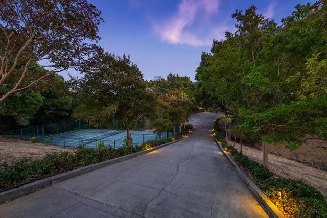 $8,800,000 | 333 Raymundo Drive, Woodside, CA 94062