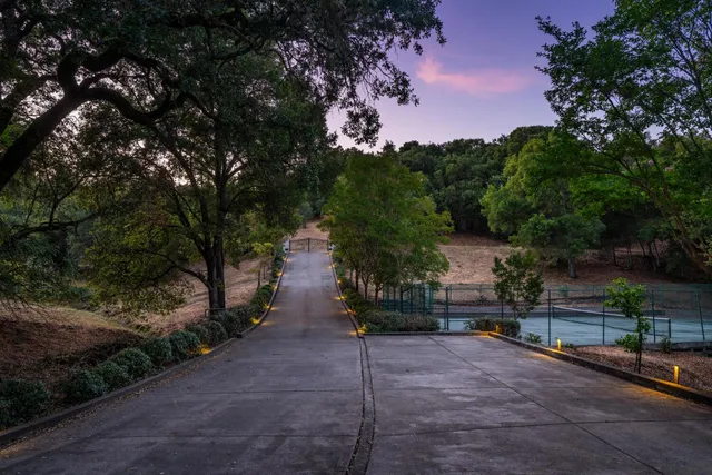 $8,800,000 | 333 Raymundo Drive, Woodside, CA 94062