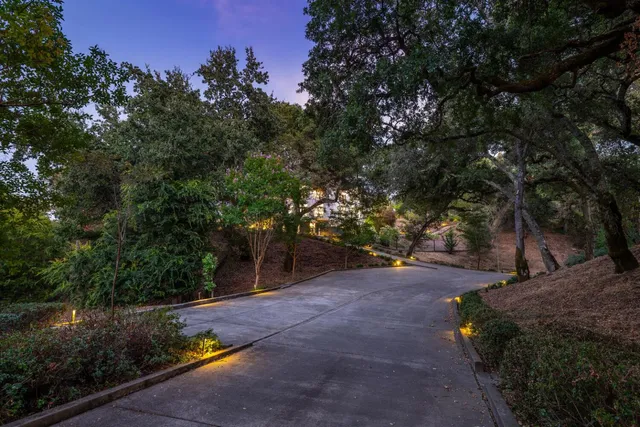 $8,800,000 | 333 Raymundo Drive, Woodside, CA 94062