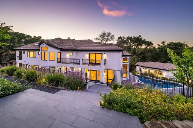 $8,800,000 | 333 Raymundo Drive, Woodside, CA 94062