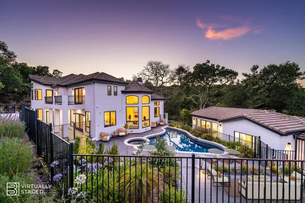 $8,800,000 | 333 Raymundo Drive, Woodside, CA 94062