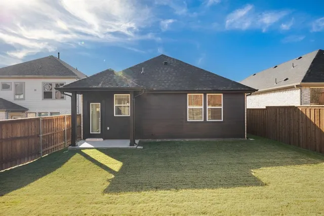 $329,000 | 192 Pintail Lane, Rhome, TX 76078