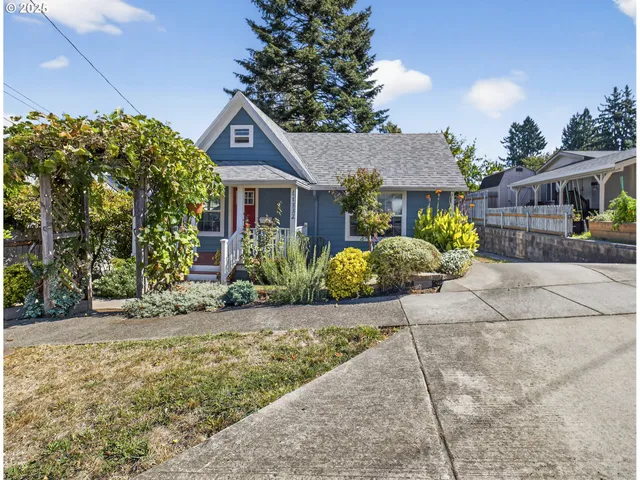$494,000 | 11332 Southeast 31st Avenue, Milwaukie, OR 97222