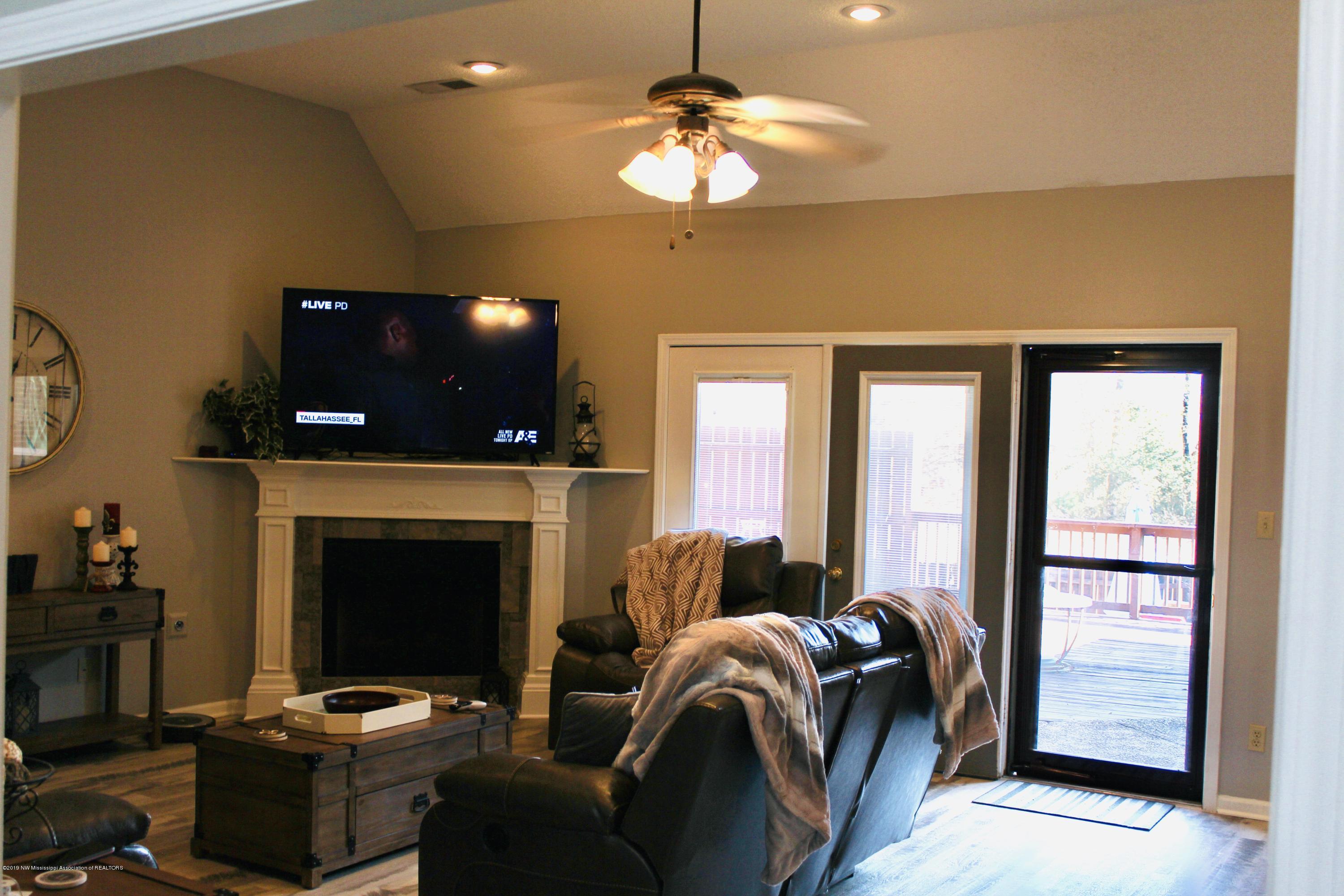 1912 Tulane Road Hernando, MS 38632 - Photo 3 of 31 Main Living Room