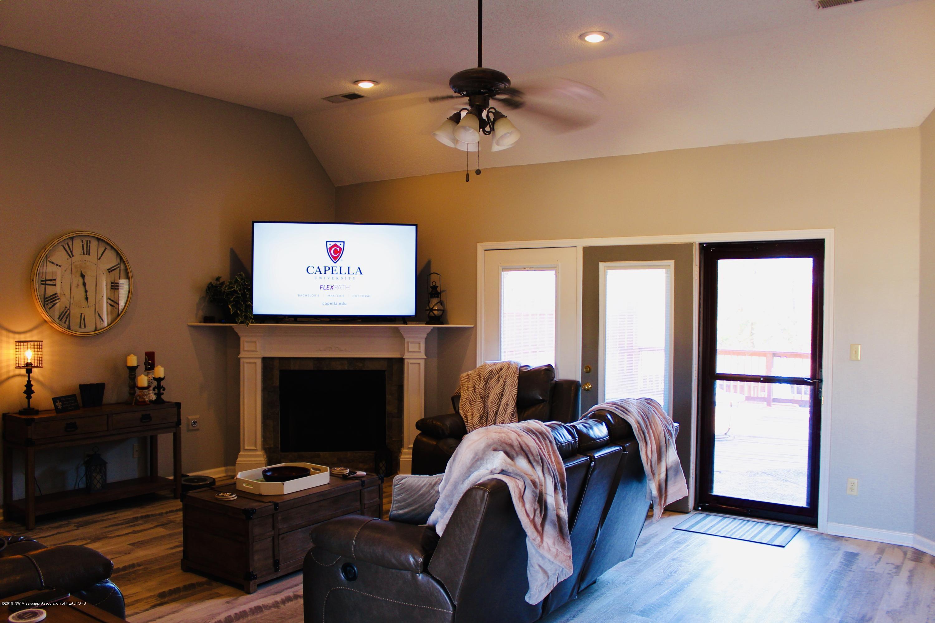 1912 Tulane Road Hernando, MS 38632 - Photo 5 of 31 Main Living Room