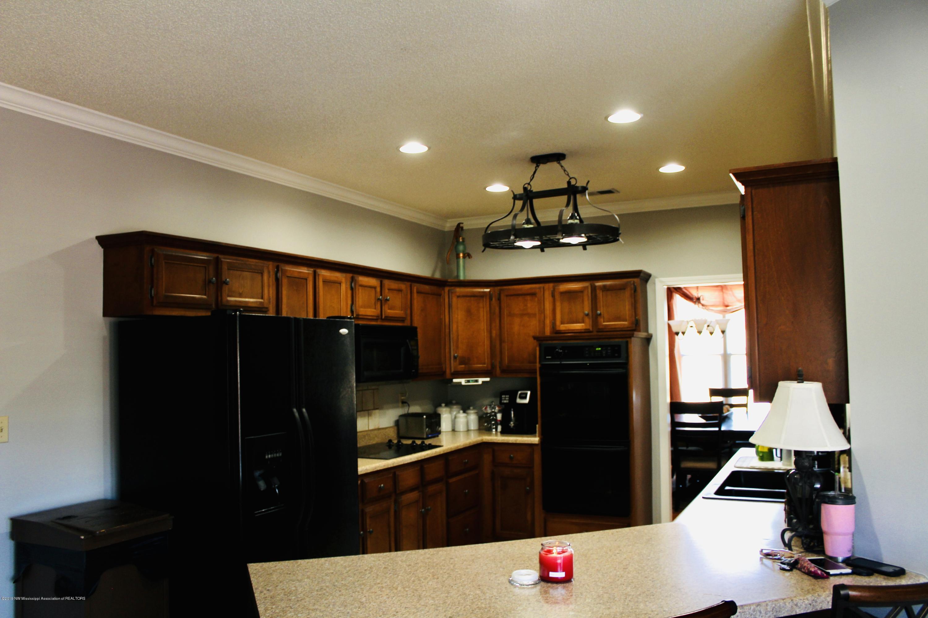 1912 Tulane Road Hernando, MS 38632 - Photo 9 of 31 Kitchen