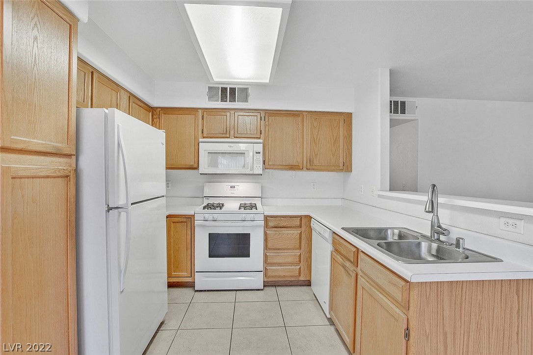 3425 East Russell Road, Unit 162 Las Vegas, NV 89120 - Photo 11 of 26 Gallery Image 11