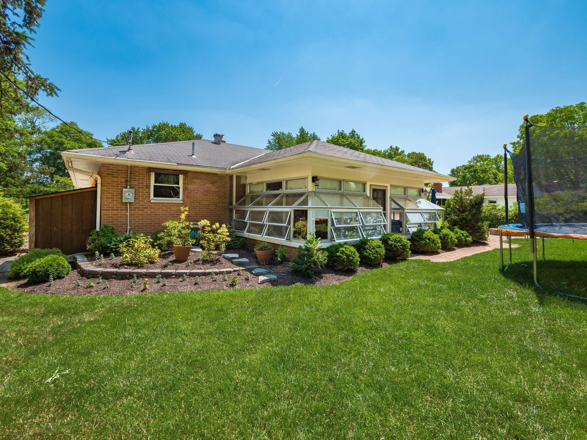 4311 Kendale Road Columbus, OH 43220 - Photo 32 of 34 040_95a8_i 2311 Kendale 069-2