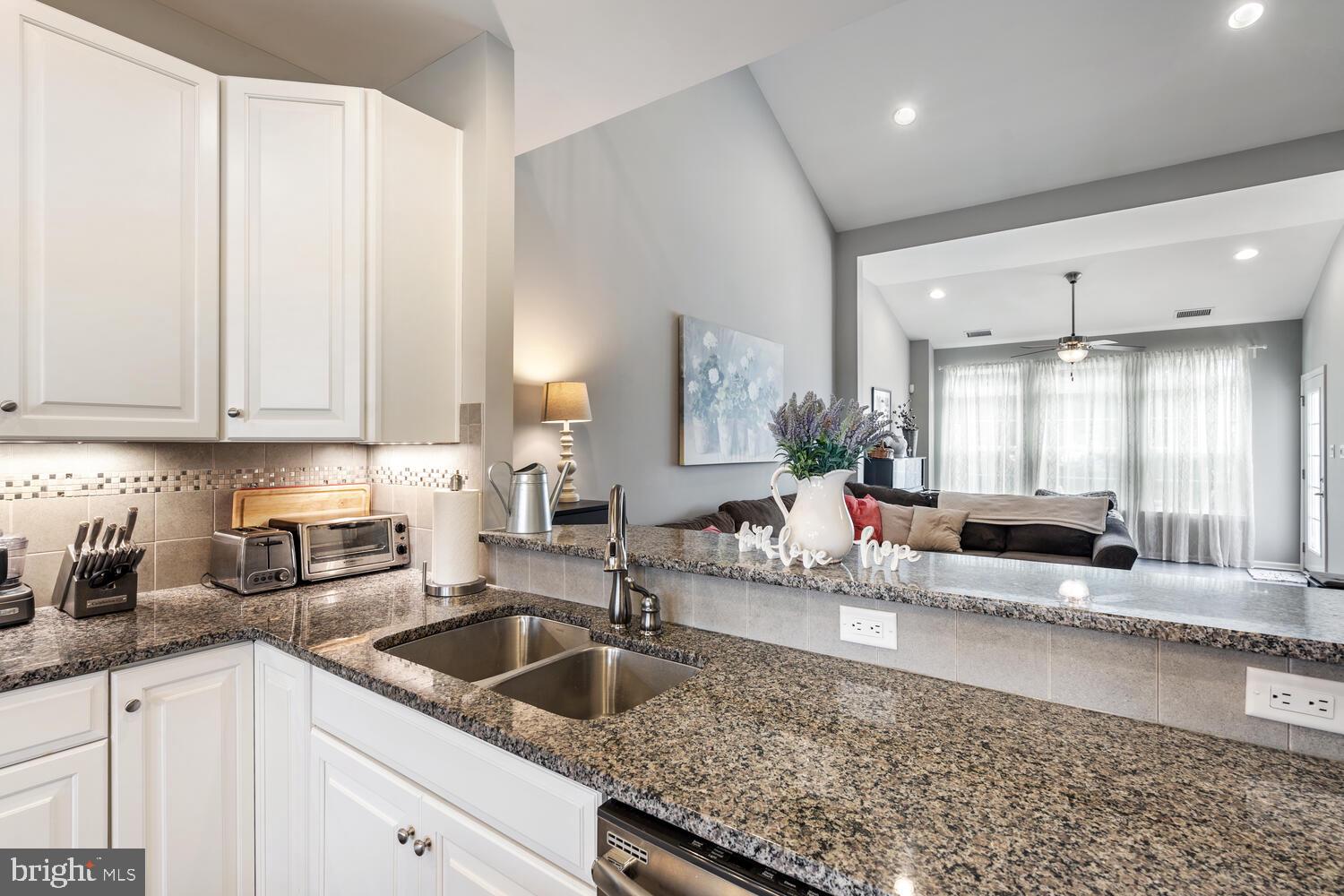 68 Heals Farm Road Burlington, NJ 08016 - Photo 12 of 33 Kitchen with Granite