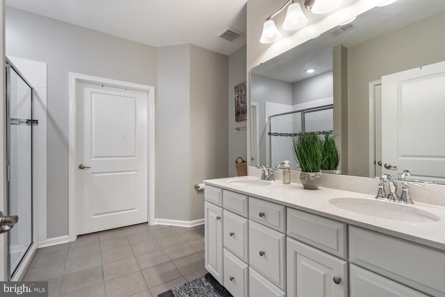 68 Heals Farm Road Burlington, NJ 08016 - Photo 21 of 33 Master Bathroom