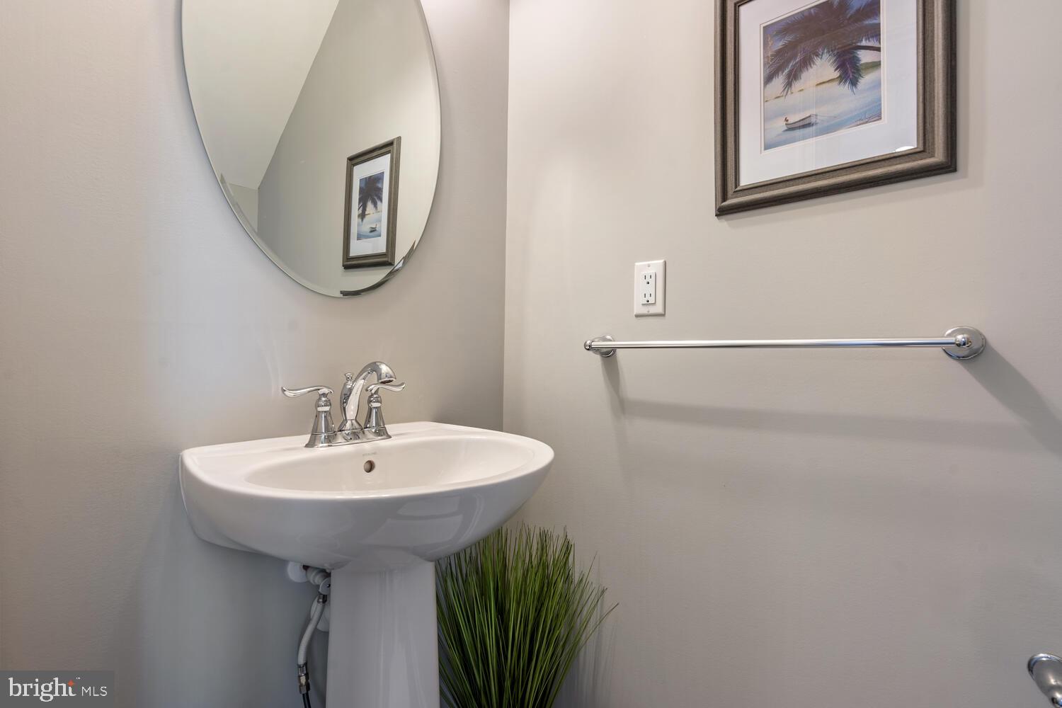 68 Heals Farm Road Burlington, NJ 08016 - Photo 23 of 33 Powder Room 1st FLoor