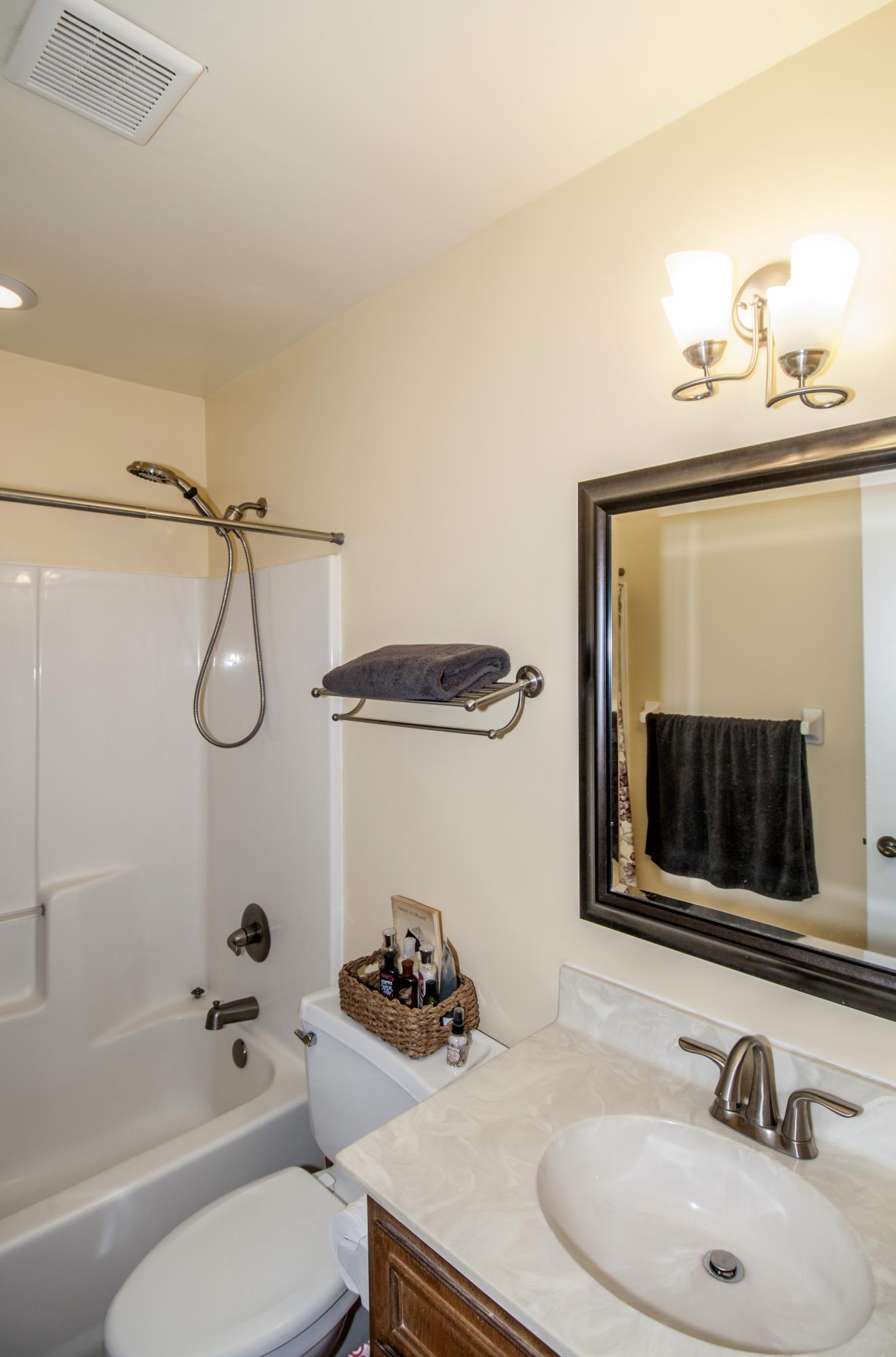 8401 Waltham Road North Charleston, SC 29406 - Photo 16 of 24 Center Hall Bath
