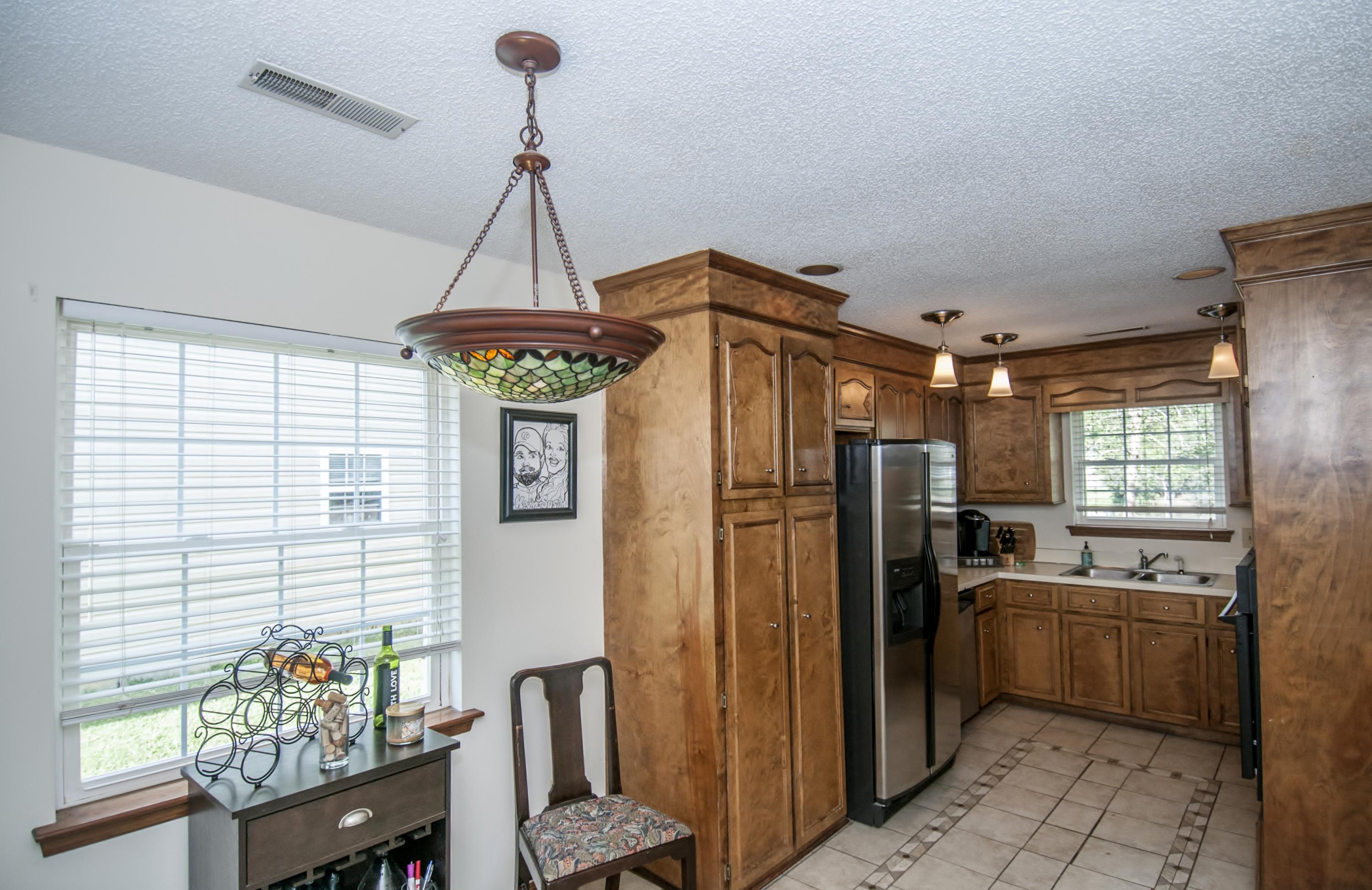 8401 Waltham Road North Charleston, SC 29406 - Photo 6 of 24 Kithcen with Eating Area