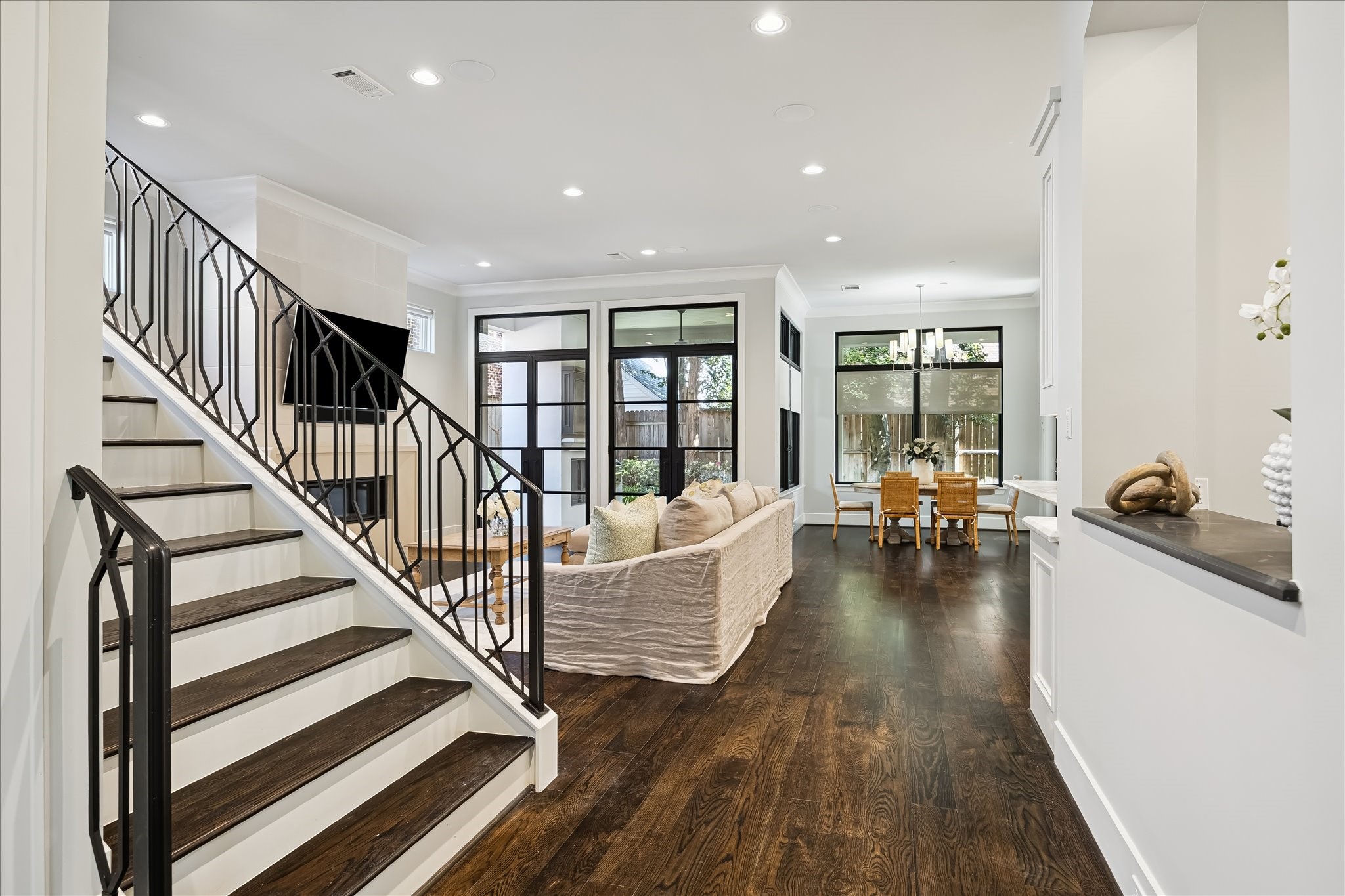 2117 Dickey Place Houston, TX 77019 - Photo 3 of 50