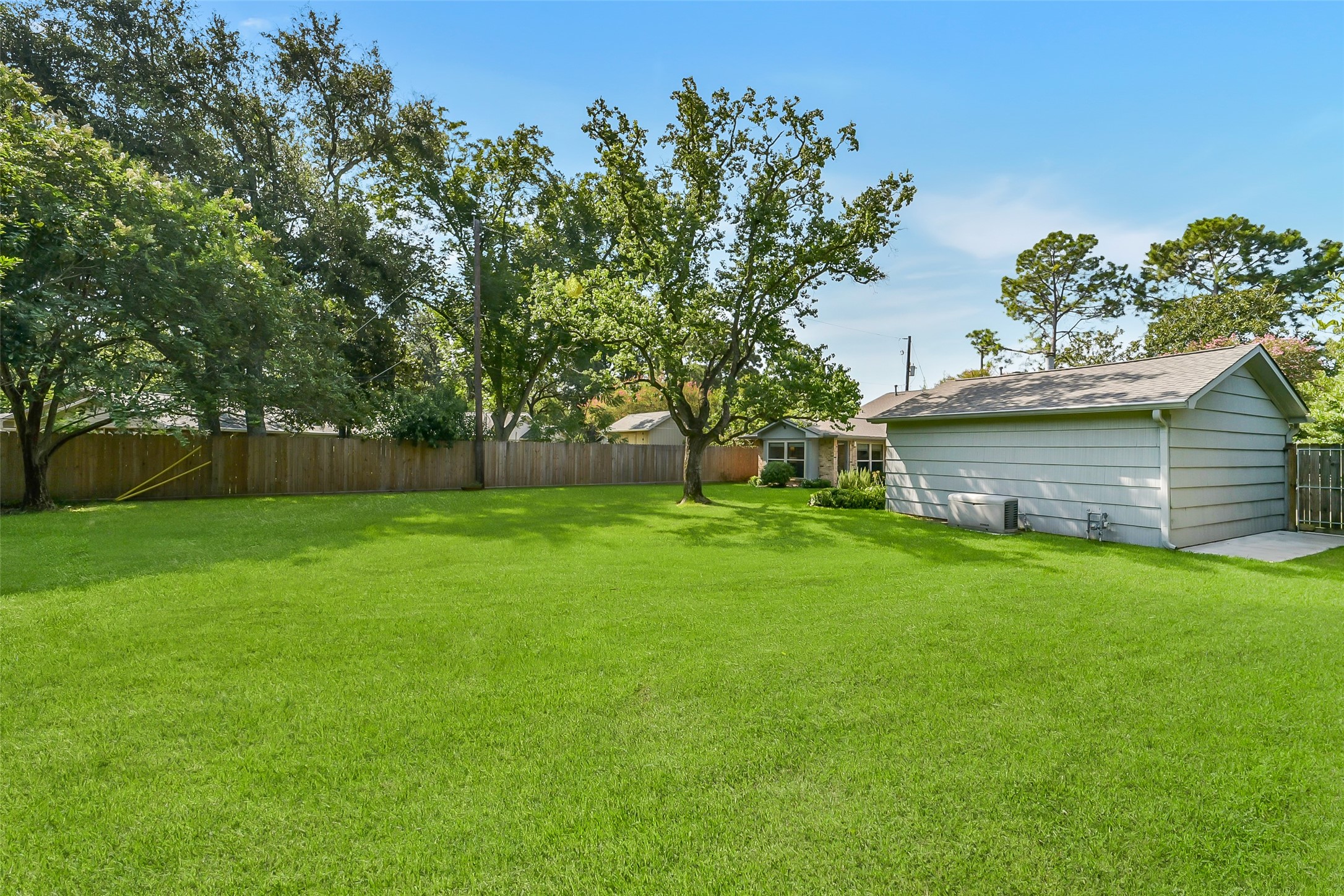 5626 Hummingbird Street Houston, TX 77096 - Photo 30 of 34 Another view of the glorious back yard area! So much space to enjoy!