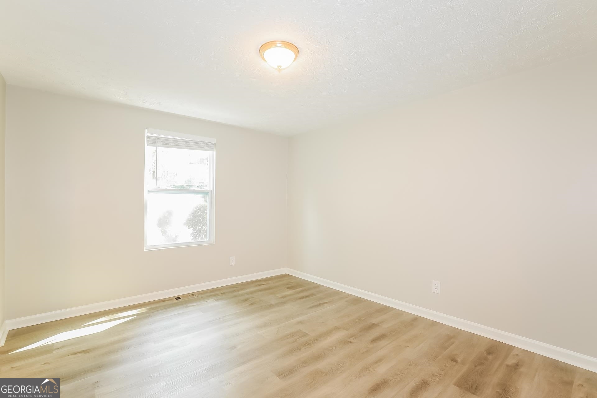 694 Stoneside Drive Stone Mountain, GA 30083 - Photo 6 of 18