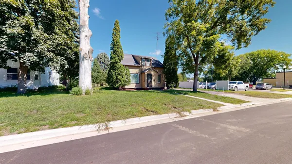 $161,000 | 447 East Schlieman Avenue, Appleton, MN 56208