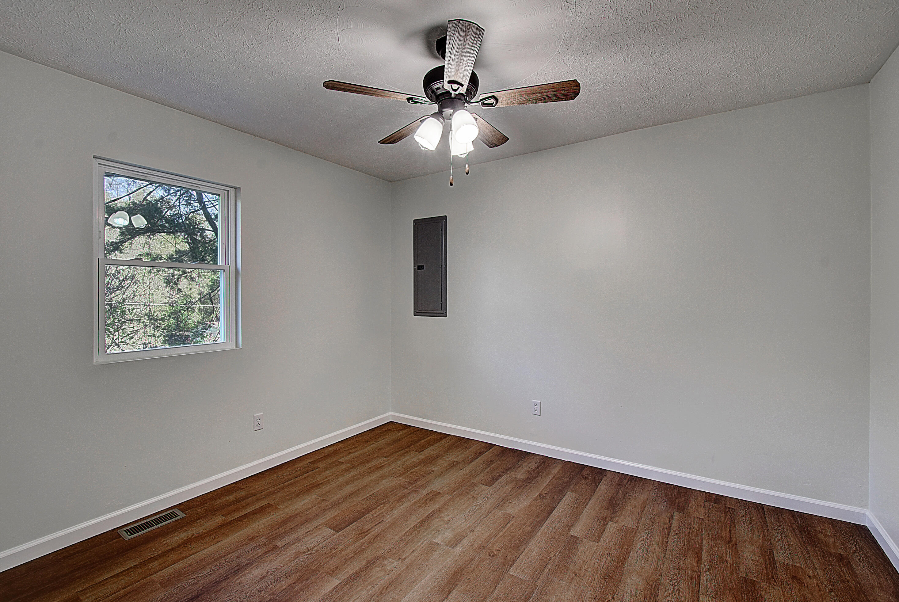 207 Coal Chute Road Elizabethton, TN 37643 - Photo 23 of 34 207 Coal Chute Road Elizabethton TN 3764