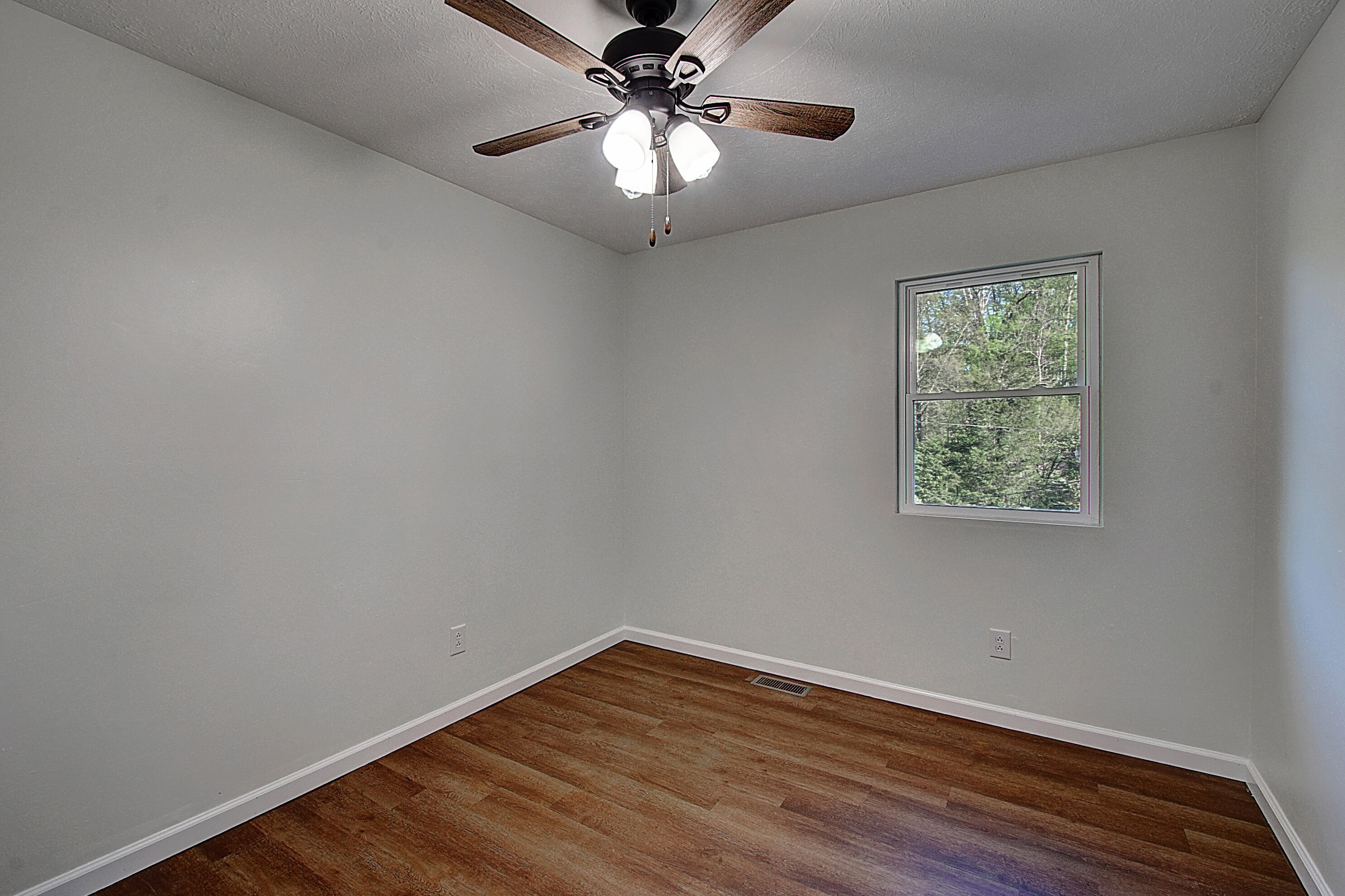 207 Coal Chute Road Elizabethton, TN 37643 - Photo 25 of 34 207 Coal Chute Road Elizabethton TN 3764