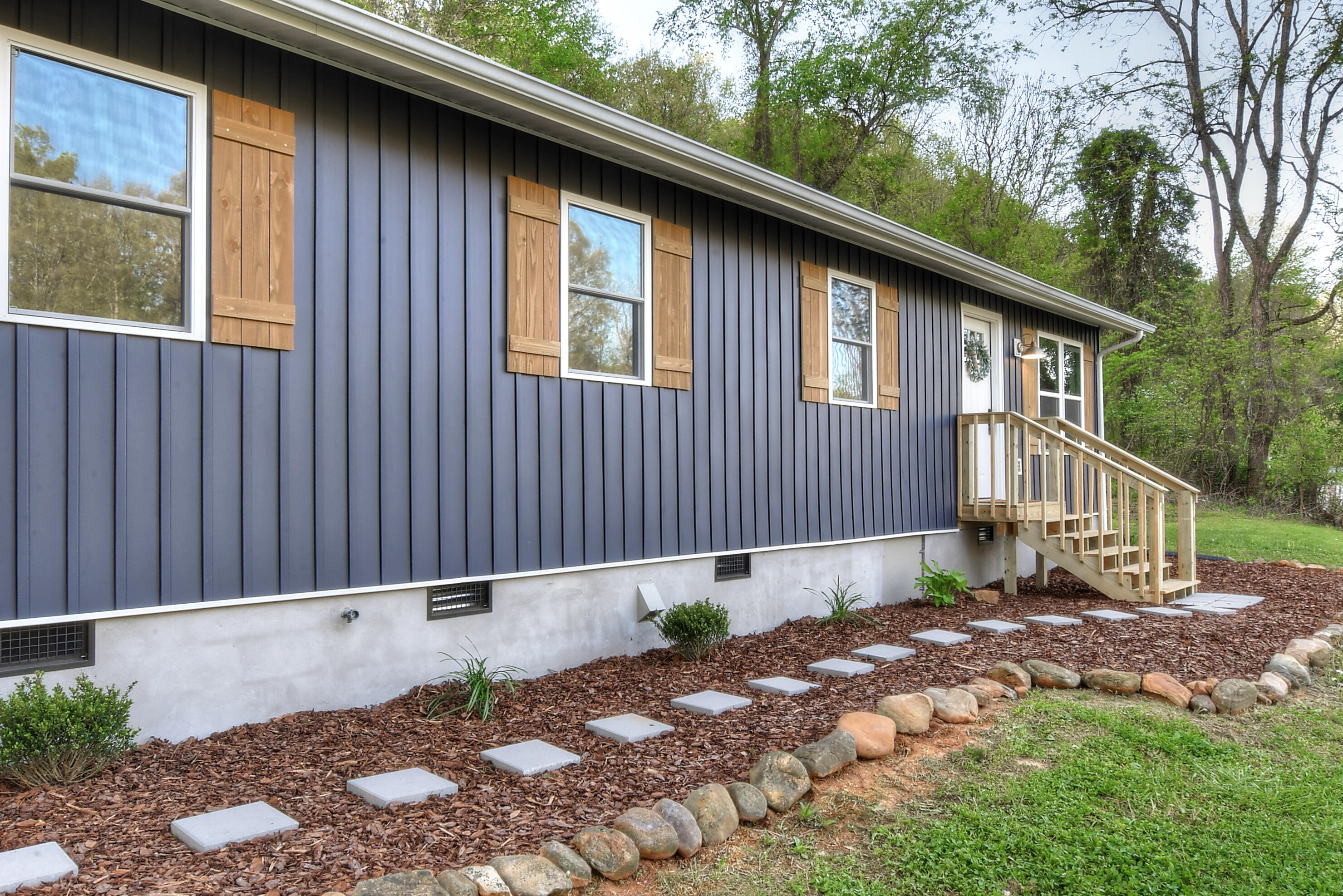 207 Coal Chute Road Elizabethton, TN 37643 - Photo 3 of 34 207 Coal Chute Road Elizabethton TN 3764