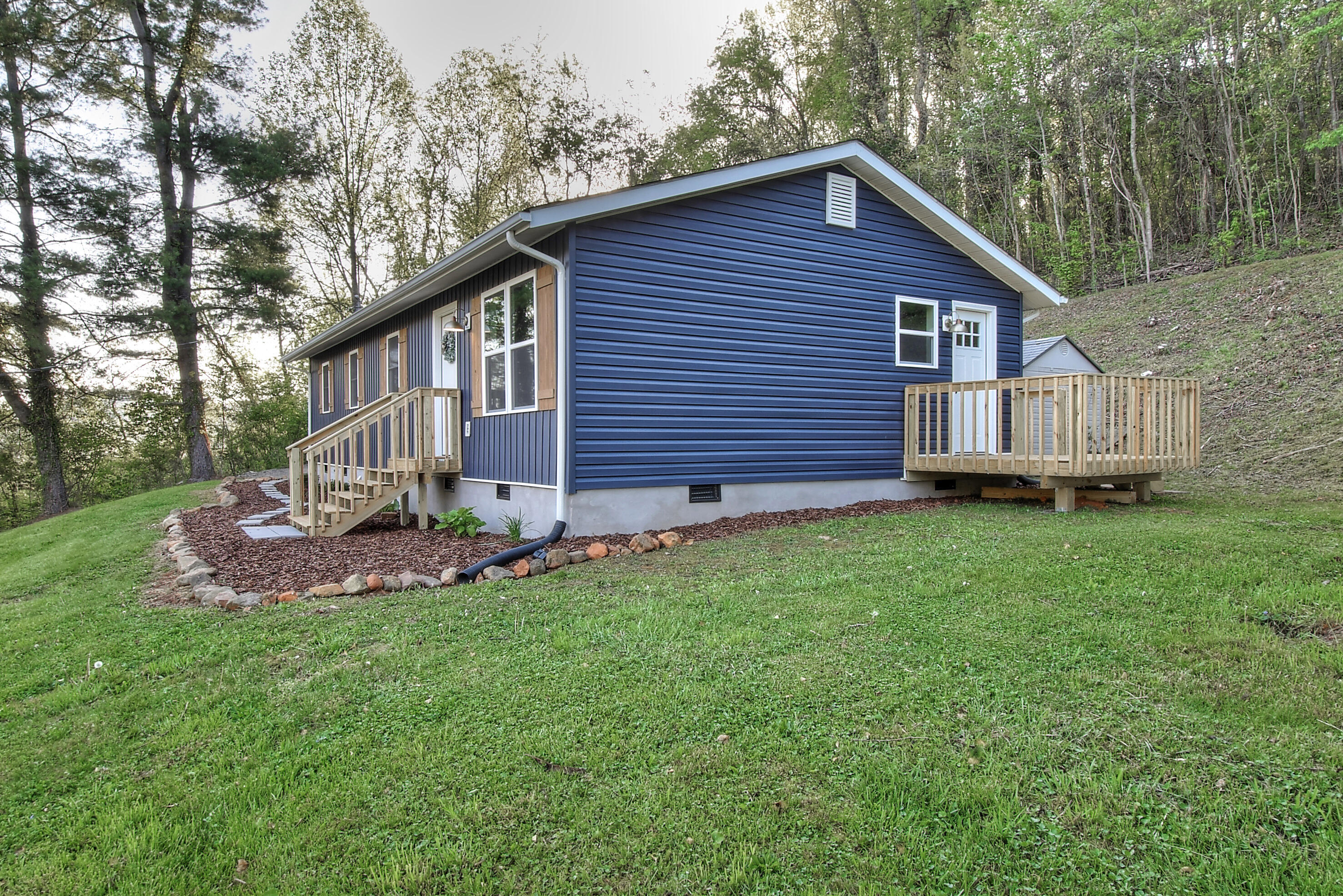 207 Coal Chute Road Elizabethton, TN 37643 - Photo 5 of 34 207 Coal Chute Road Elizabethton TN 3764