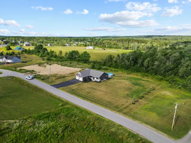 $545,000 | 204 Edenfield Drive, Hermon, ME 04401