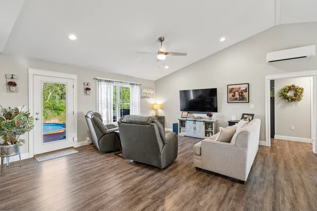 $549,900 | 204 Edenfield Drive, Hermon, ME 04401