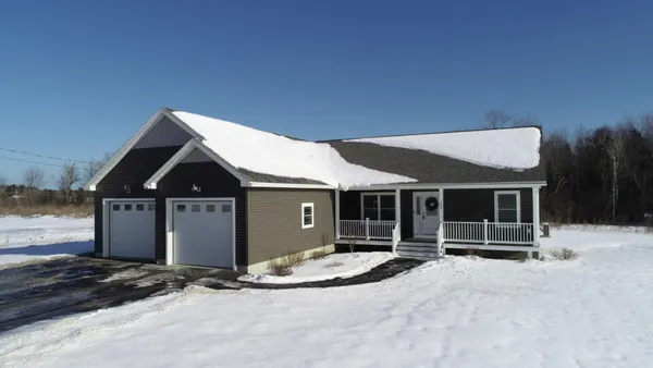$529,900 | 204 Edenfield Drive, Hermon, ME 04401