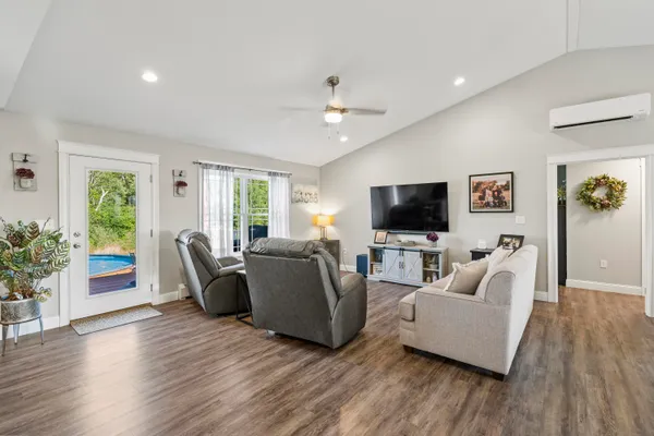 $529,900 | 204 Edenfield Drive, Hermon, ME 04401