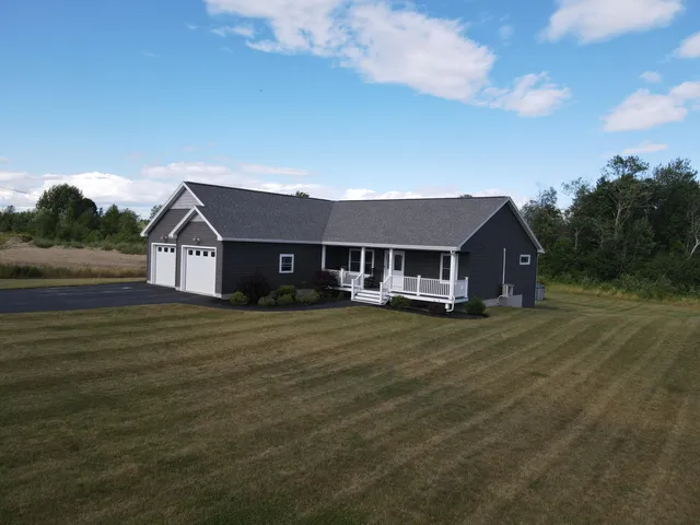 $549,900 | 204 Edenfield Drive, Hermon, ME 04401