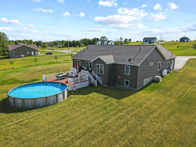 $549,900 | 204 Edenfield Drive, Hermon, ME 04401