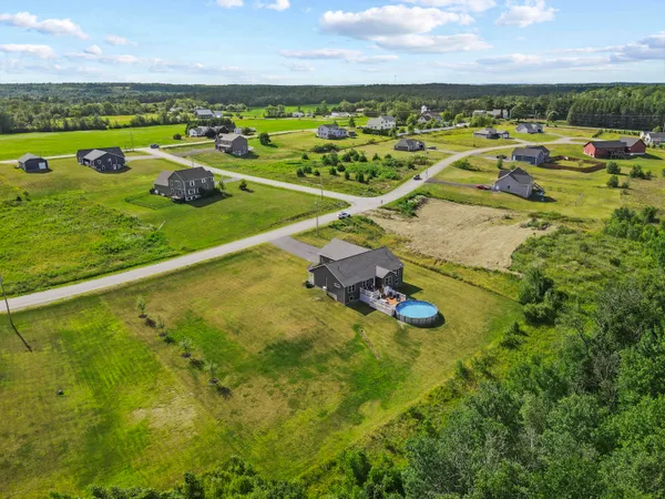 $529,900 | 204 Edenfield Drive, Hermon, ME 04401