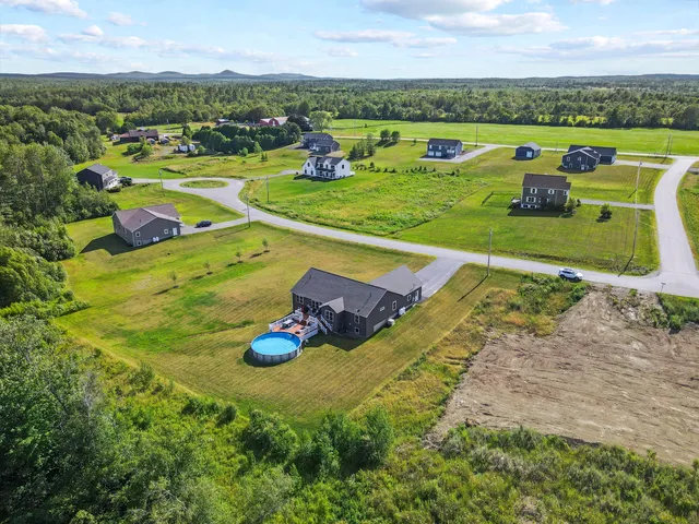 $545,000 | 204 Edenfield Drive, Hermon, ME 04401