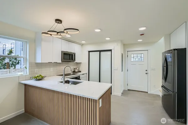 $639,950 | 5928 18th Avenue South, Seattle, WA 98108
