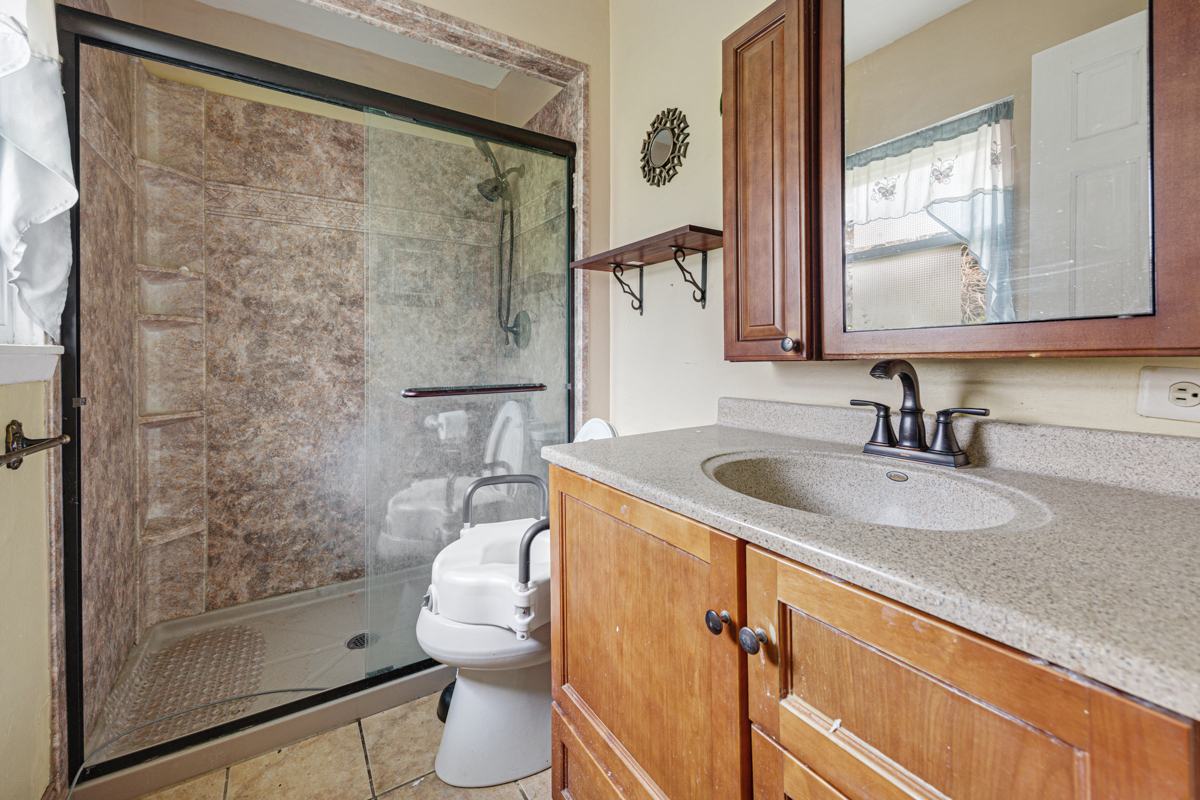 33 Walpole Road Elk Grove Village, IL 60007 - Photo 14 of 24 Gallery Image 14