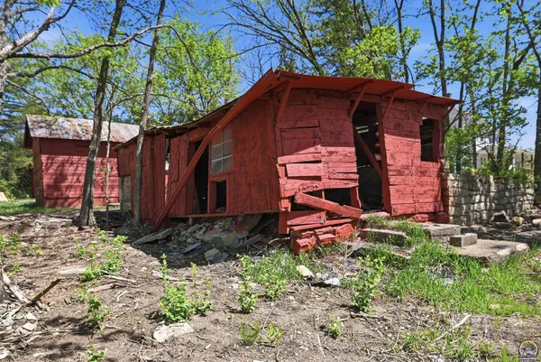 $385,000 | 9779 S Road, Hoyt, KS 66440