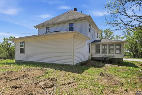 $385,000 | 9779 S Road, Hoyt, KS 66440