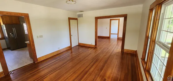 $385,000 | 9779 S Road, Hoyt, KS 66440