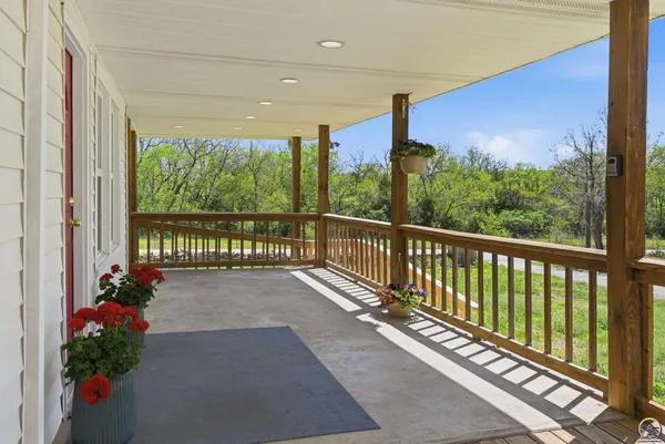 $385,000 | 9779 S Road, Hoyt, KS 66440