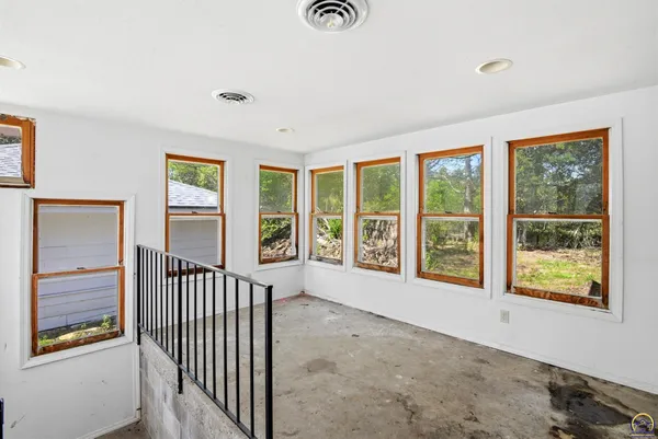 $385,000 | 9779 S Road, Hoyt, KS 66440