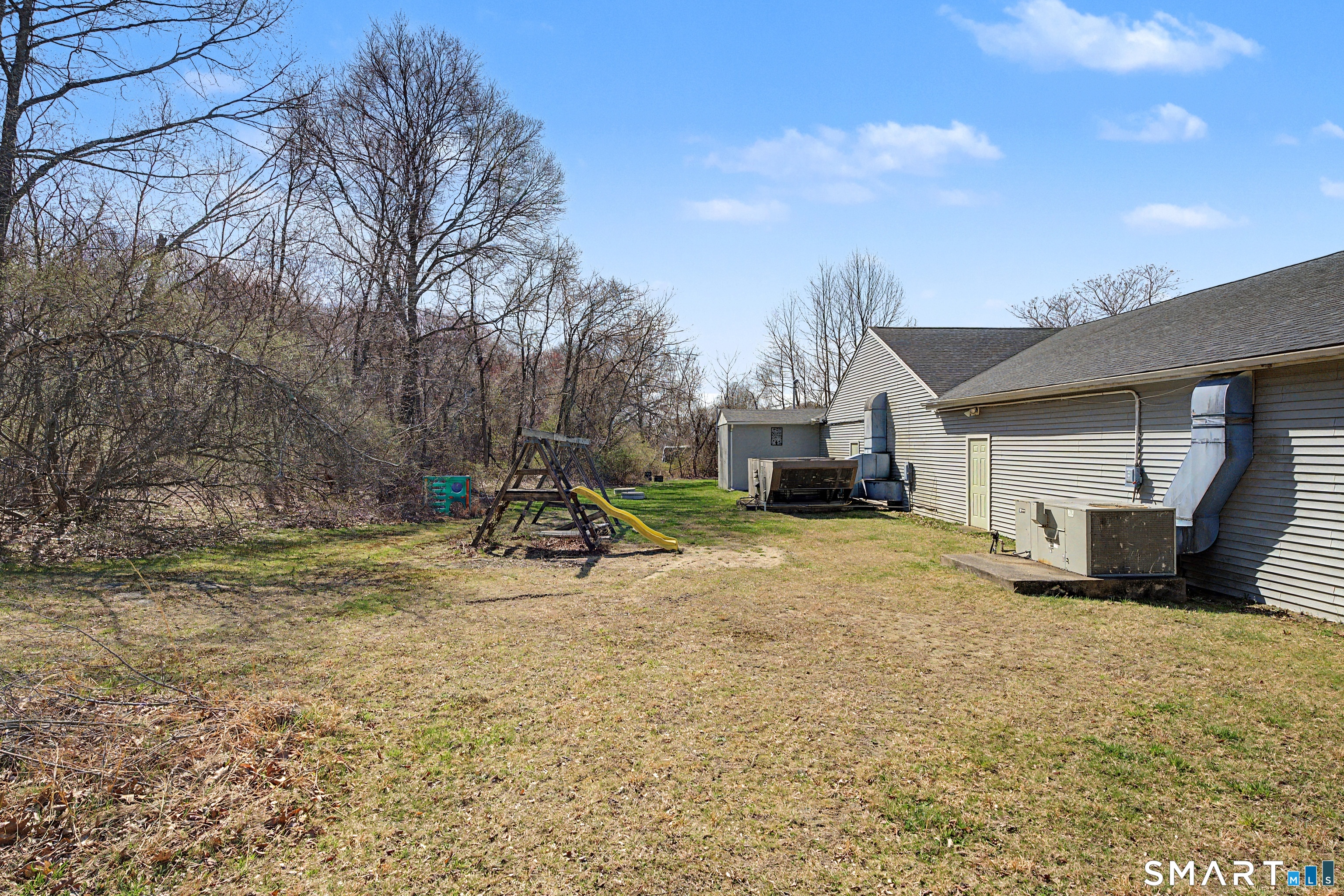 505 Old Colchester Road Montville, CT 06382 - Photo 7 of 31